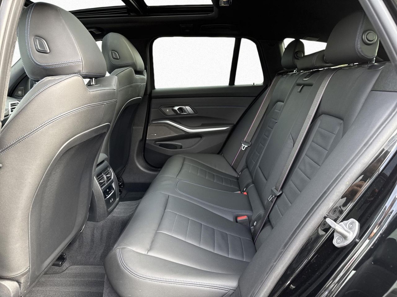 BMW 330 - Bild 17