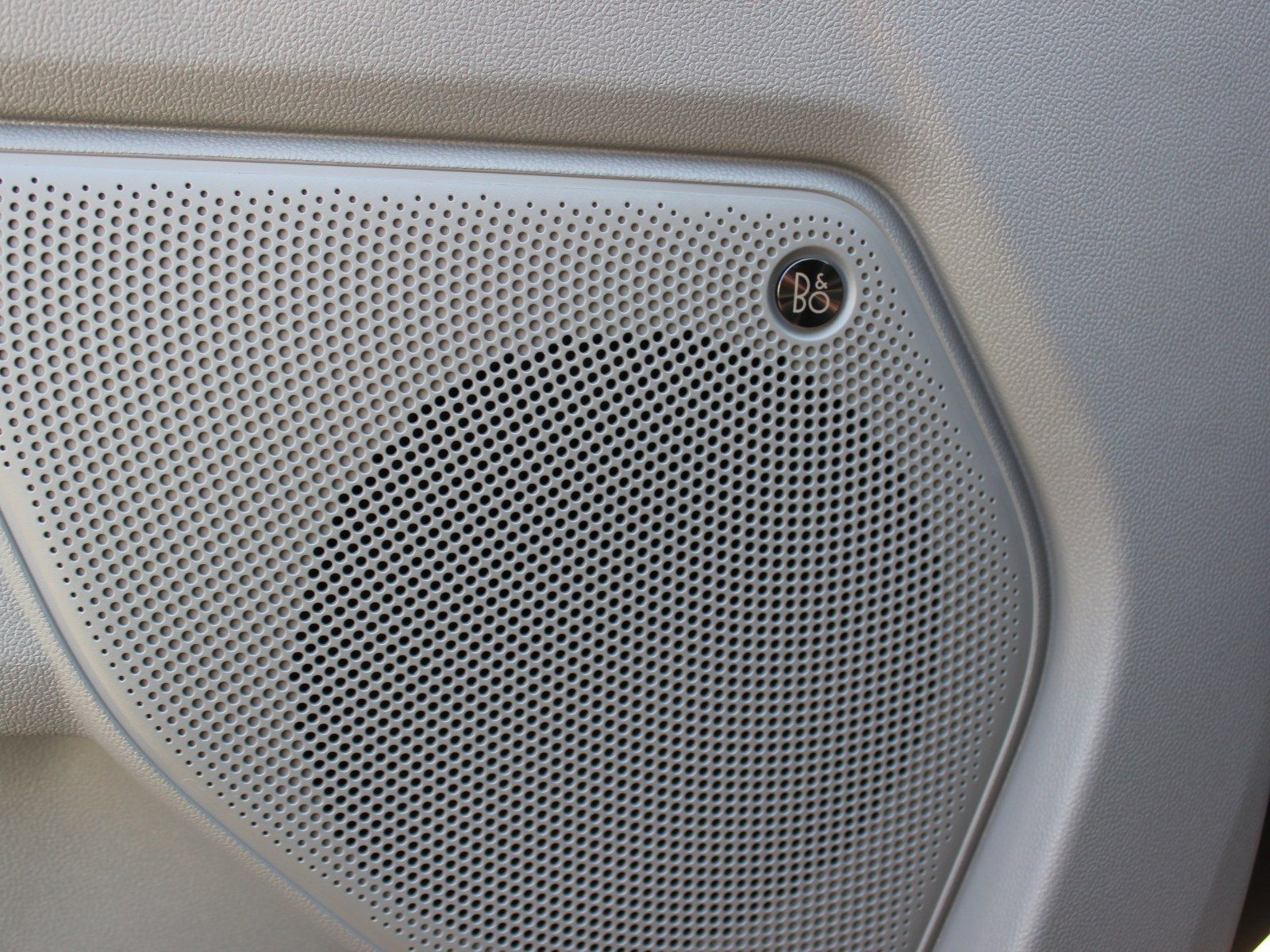 Fahrzeugabbildung Ford Tourneo Custom 320 L1 Tourneo Active FWD Bus