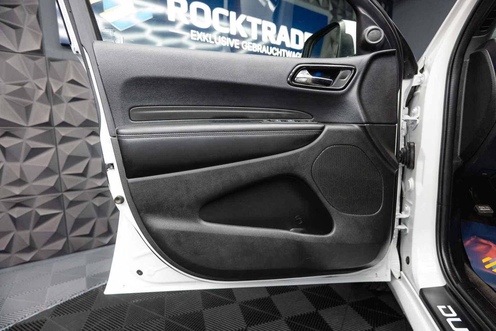 Fahrzeugabbildung Dodge Durango 5.7 V8 GT SRT 4x4 Night-Paket Modell 22
