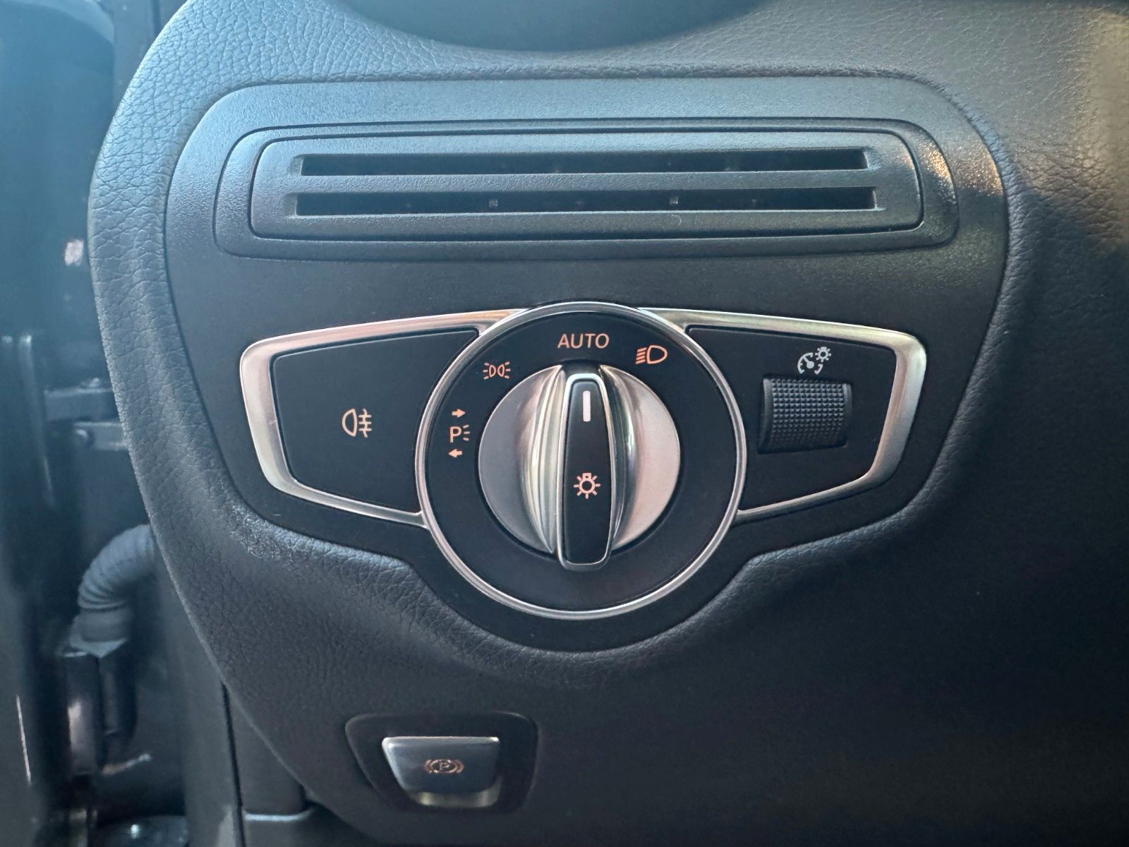 Fahrzeugabbildung Mercedes-Benz GLC 300 4M AMG Distr+360°+Memory+Ambiente+Carpla