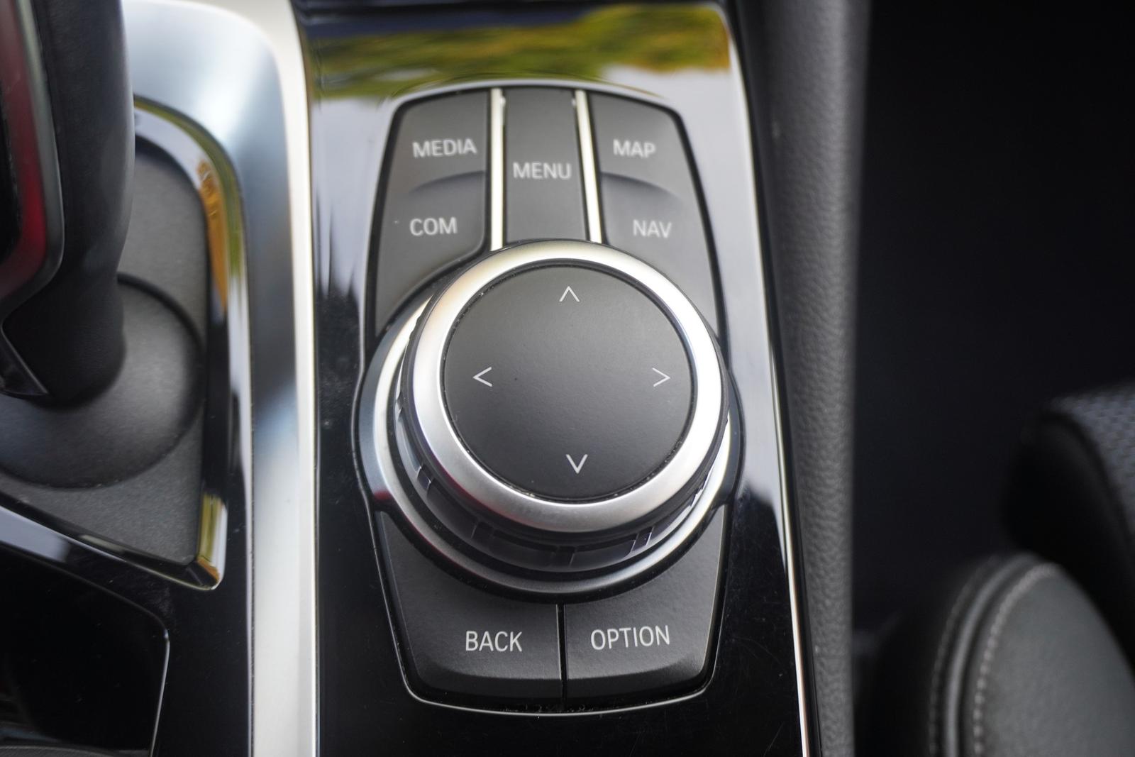 BMW 520i Sport Line Aut. Panorama ACC Kamera Head-Up
