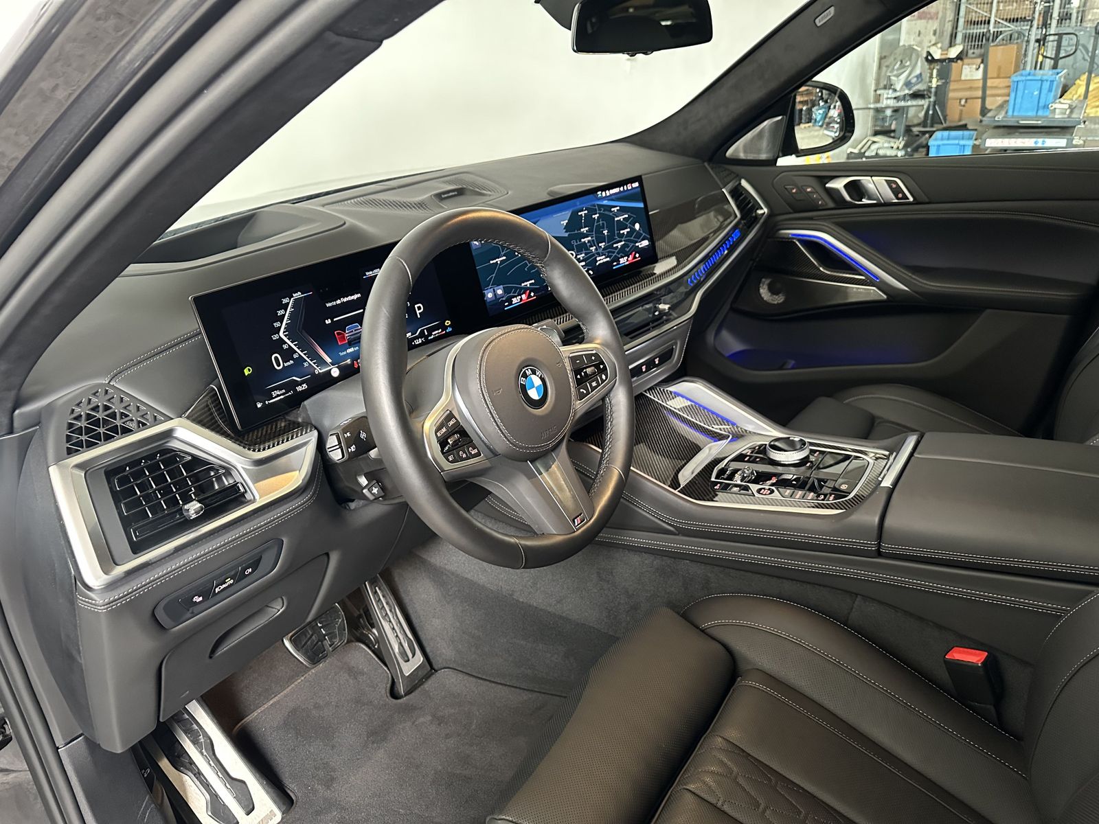 Fahrzeugabbildung BMW X6 xDrive40i M Sportpaket Pro Sky Lounge Bowers