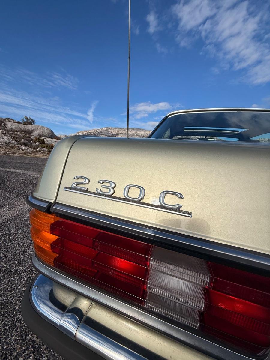Mercedes-Benz 230