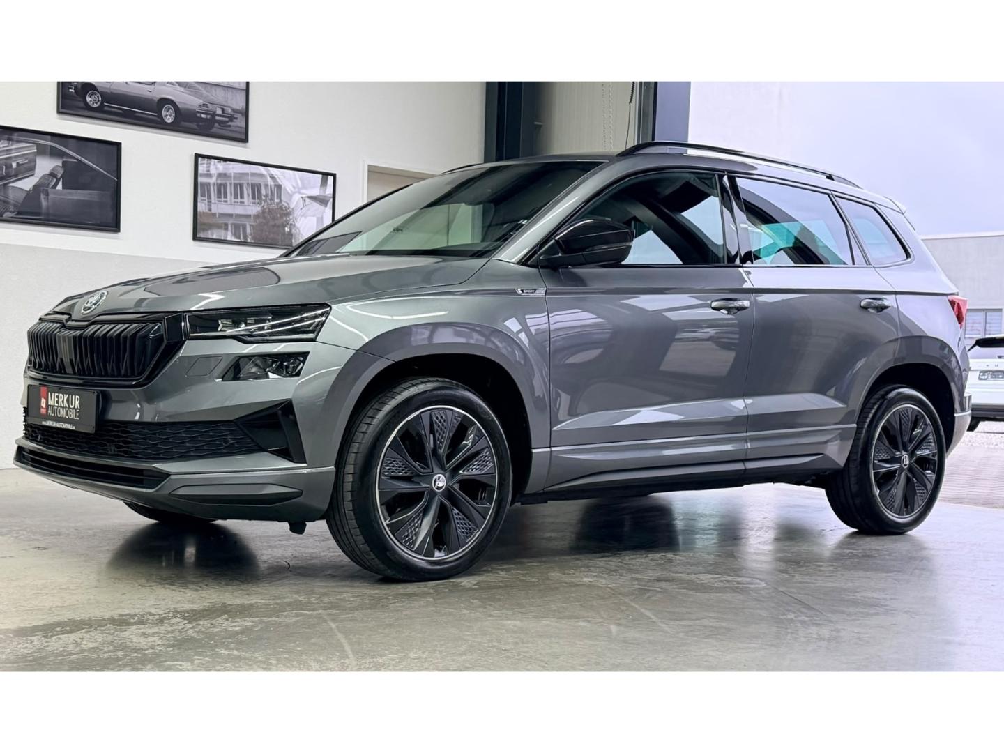 Skoda Karoq 1.5 TSI DSG Sportline+AHK+ACC+Pano+Matrix