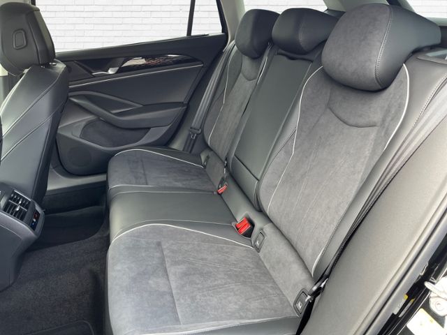 Fahrzeugabbildung Volkswagen Passat Elegance 2.0 TDI KLIMA LED NAVI ALU