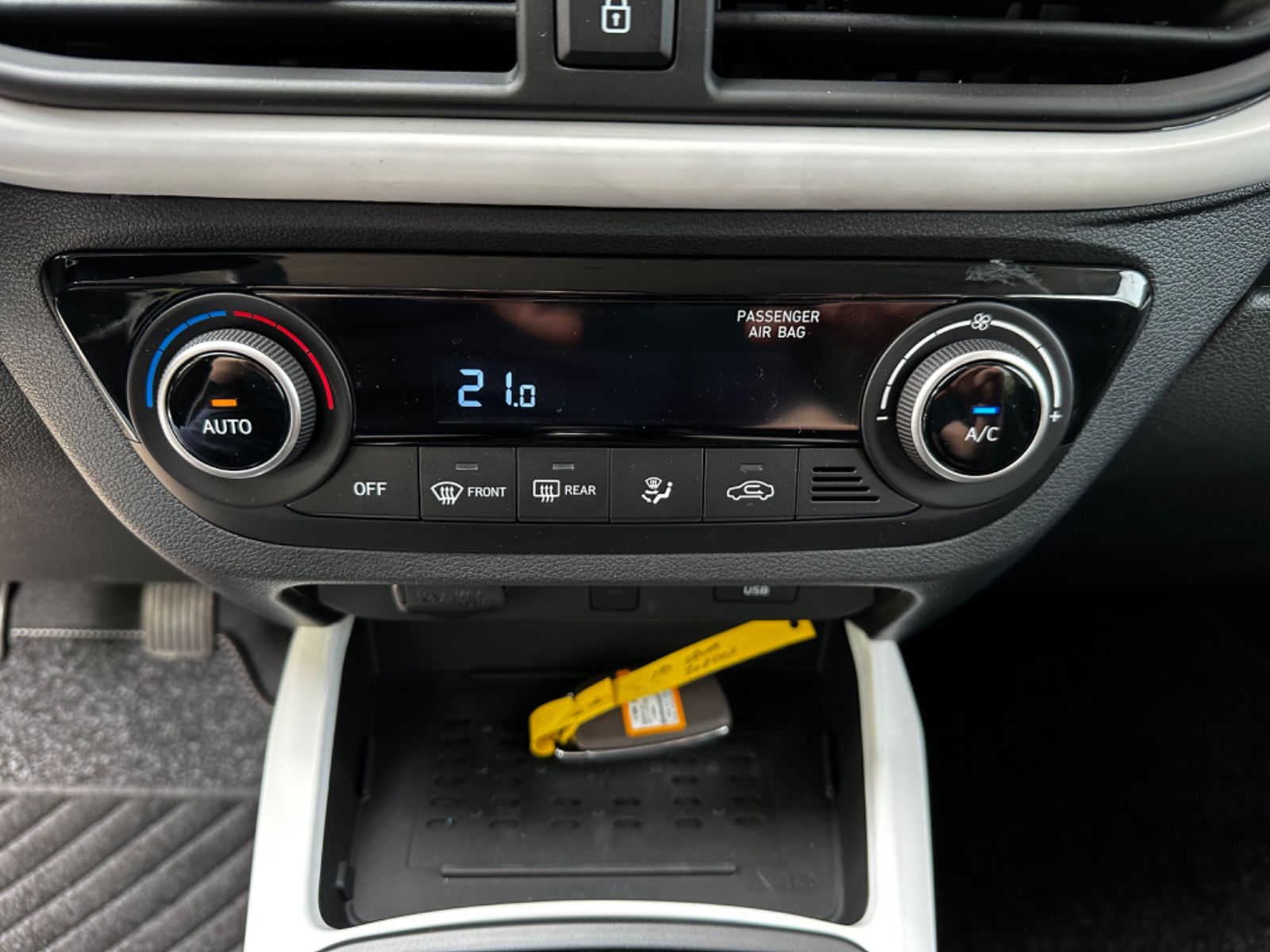 Fahrzeugabbildung Hyundai New i10 1.2 PRIME KLIMA PDC Smart Key 16"Alu