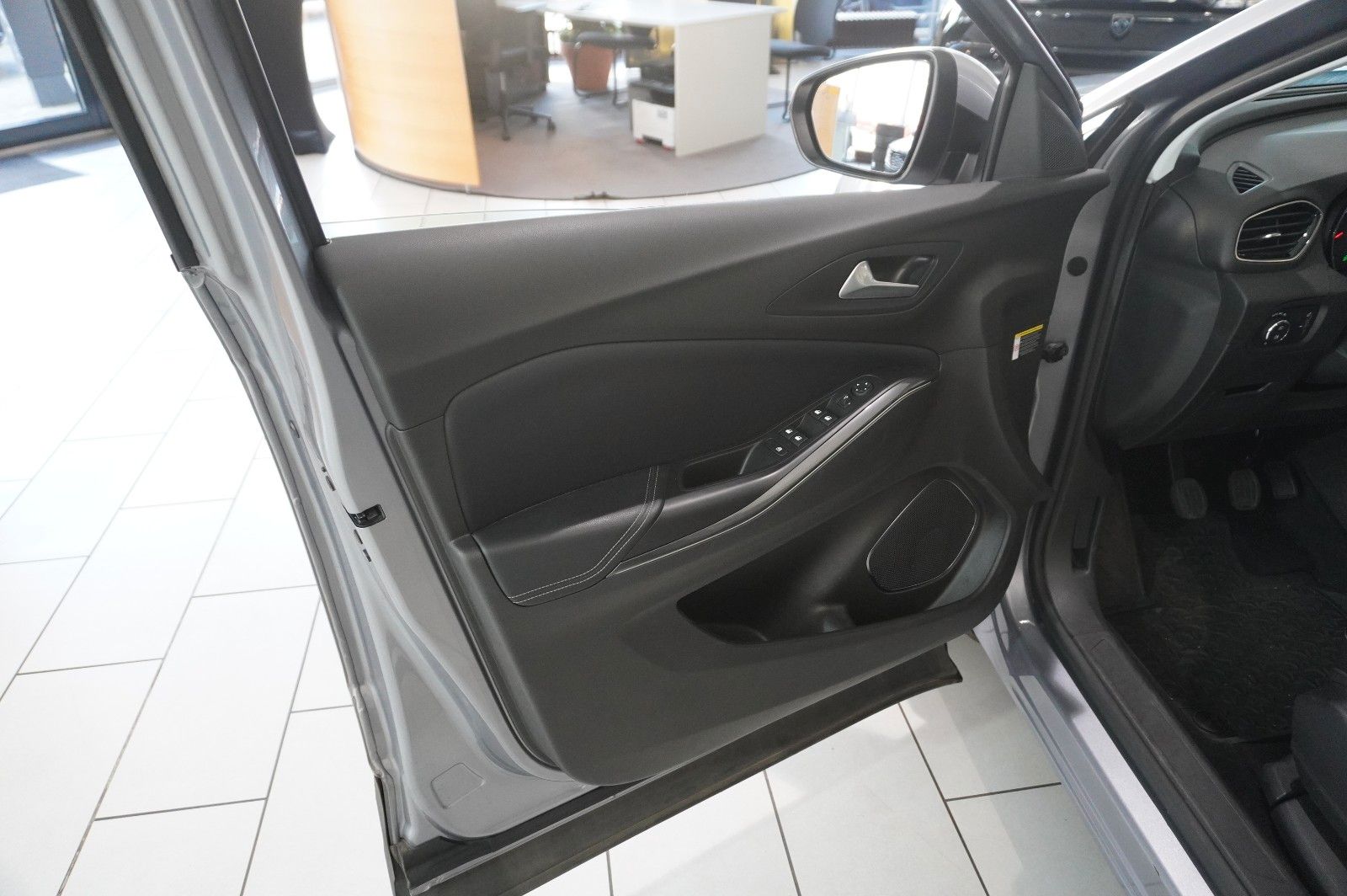 Fahrzeugabbildung Opel Grandland 1.5D ELEGANCE NAVI/LED/KAMERA/SPORT/SH