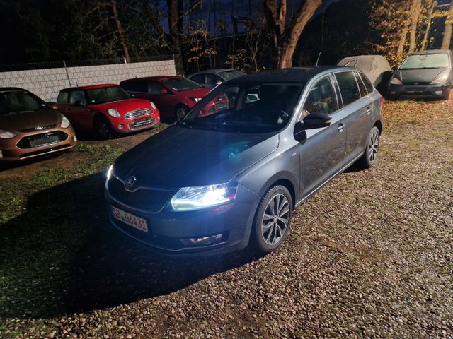 Skoda Rapid Klimatro 61Tkm Xenon Navi LED Sitzhzg 2Hnd