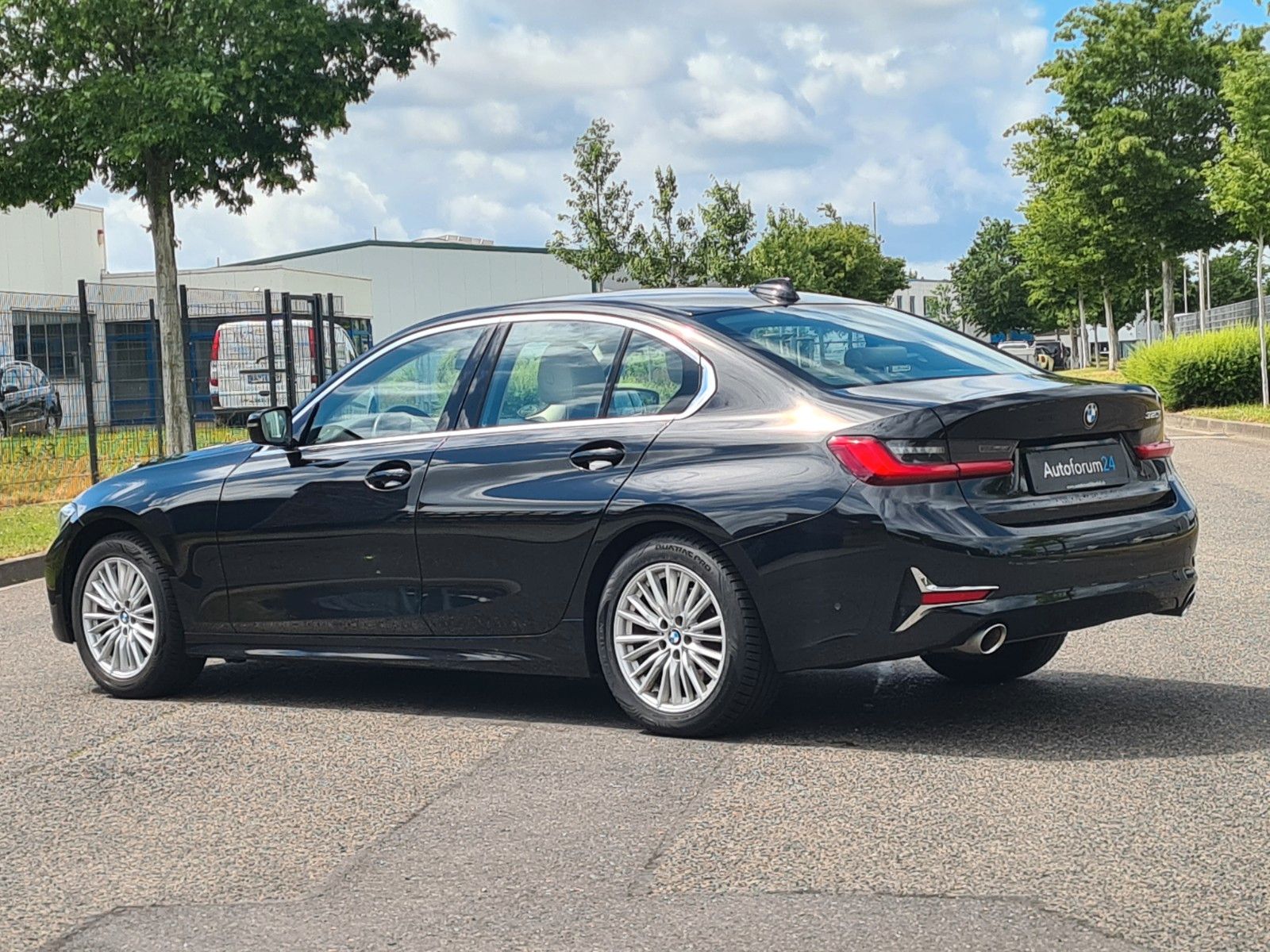 BMW 320 3 Limousine 320 i Luxury Line*LED*Navi*PDC* foto 3