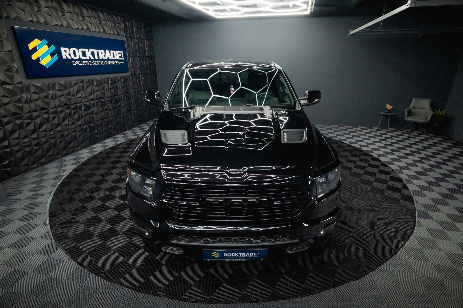 Fahrzeugabbildung Dodge RAM 5.7 V8 HEMI 4x4 OFFROAD BLACK EDITION 19%