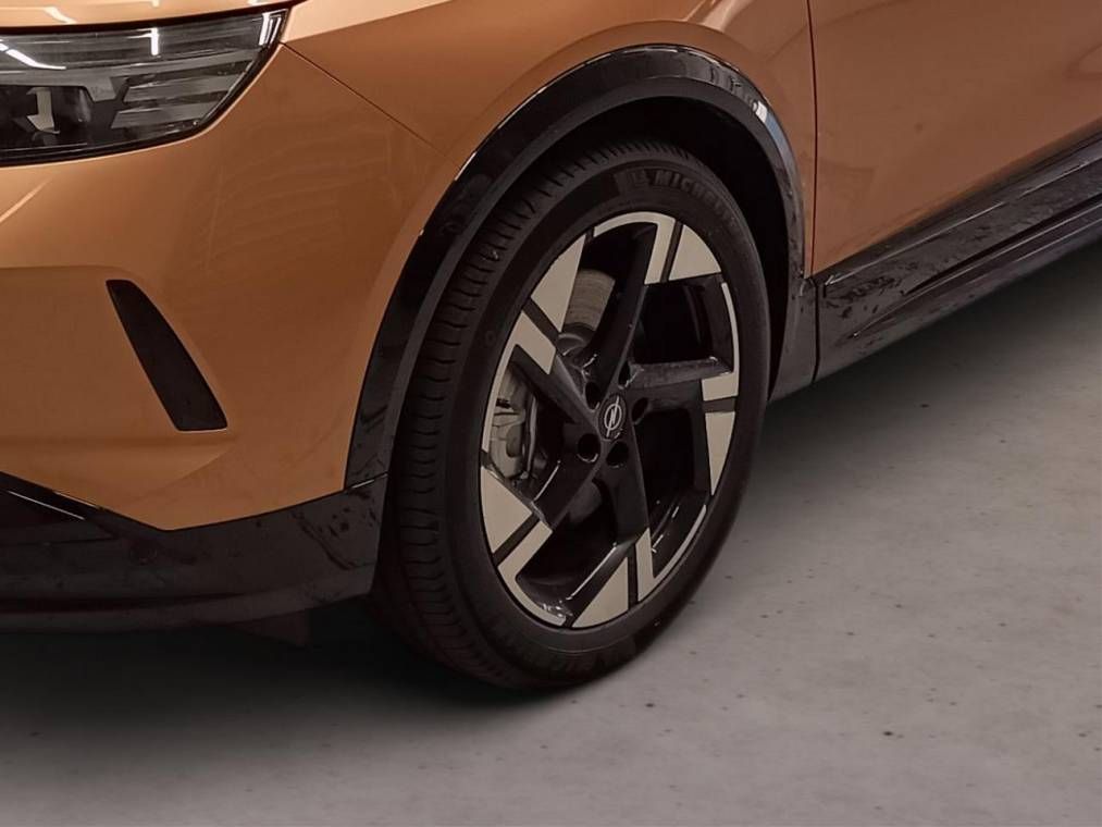 Fahrzeugabbildung Opel Grandland GS Electric 157KW