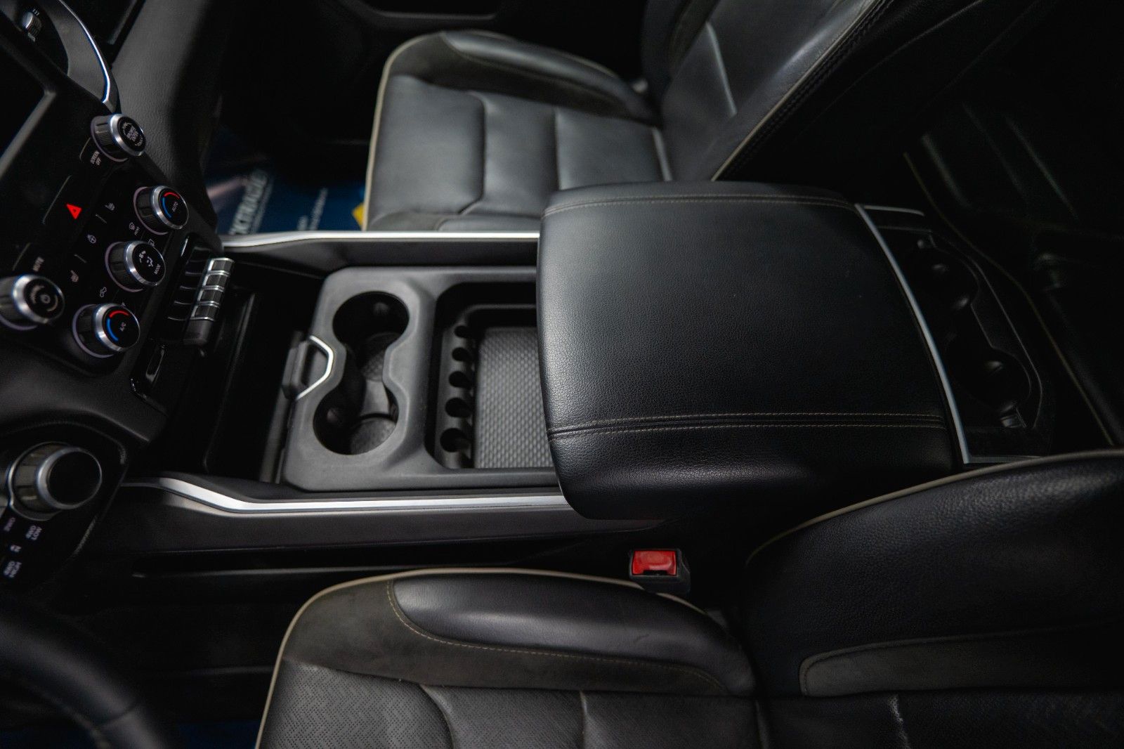 Fahrzeugabbildung Dodge RAM 5.7 V8 HEMI 4x4 Night LARAMIE LONGBED 19%
