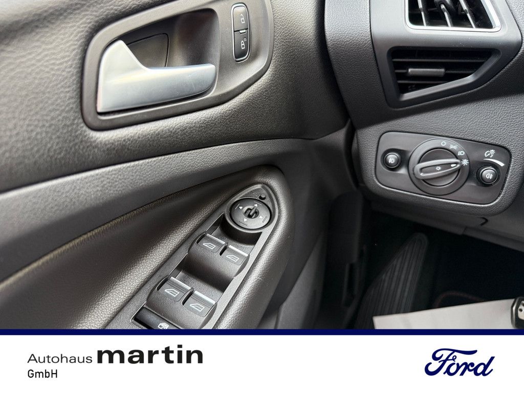 Fahrzeugabbildung Ford Kuga 1.5 ST-Line 4x4 SHZ PDC XENON NAVI AHK
