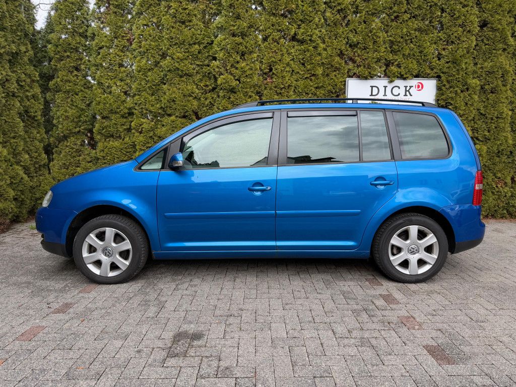 Fahrzeugabbildung Volkswagen Touran 2.0 FSI Goal NAVI+AHK+PDC+TEMP+ALLWETTER+