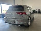Volkswagen Golf VIII GTI 2.0 TSI LED-Plus/Kam/SHZ/CarPlay - Volkswagen Golf mit Benzin-Antrieb: Limousine
