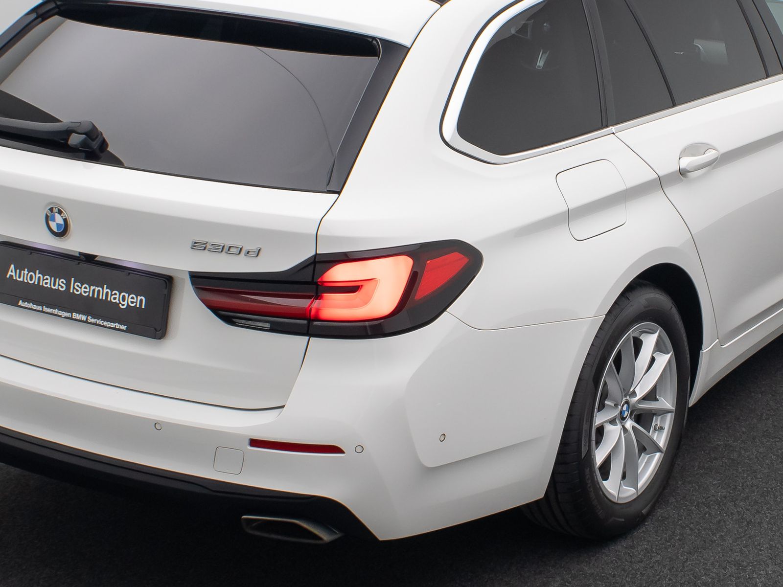 Fahrzeugabbildung BMW 530d xD ACC 360°Memory DAB DisplKey AHK Standhz