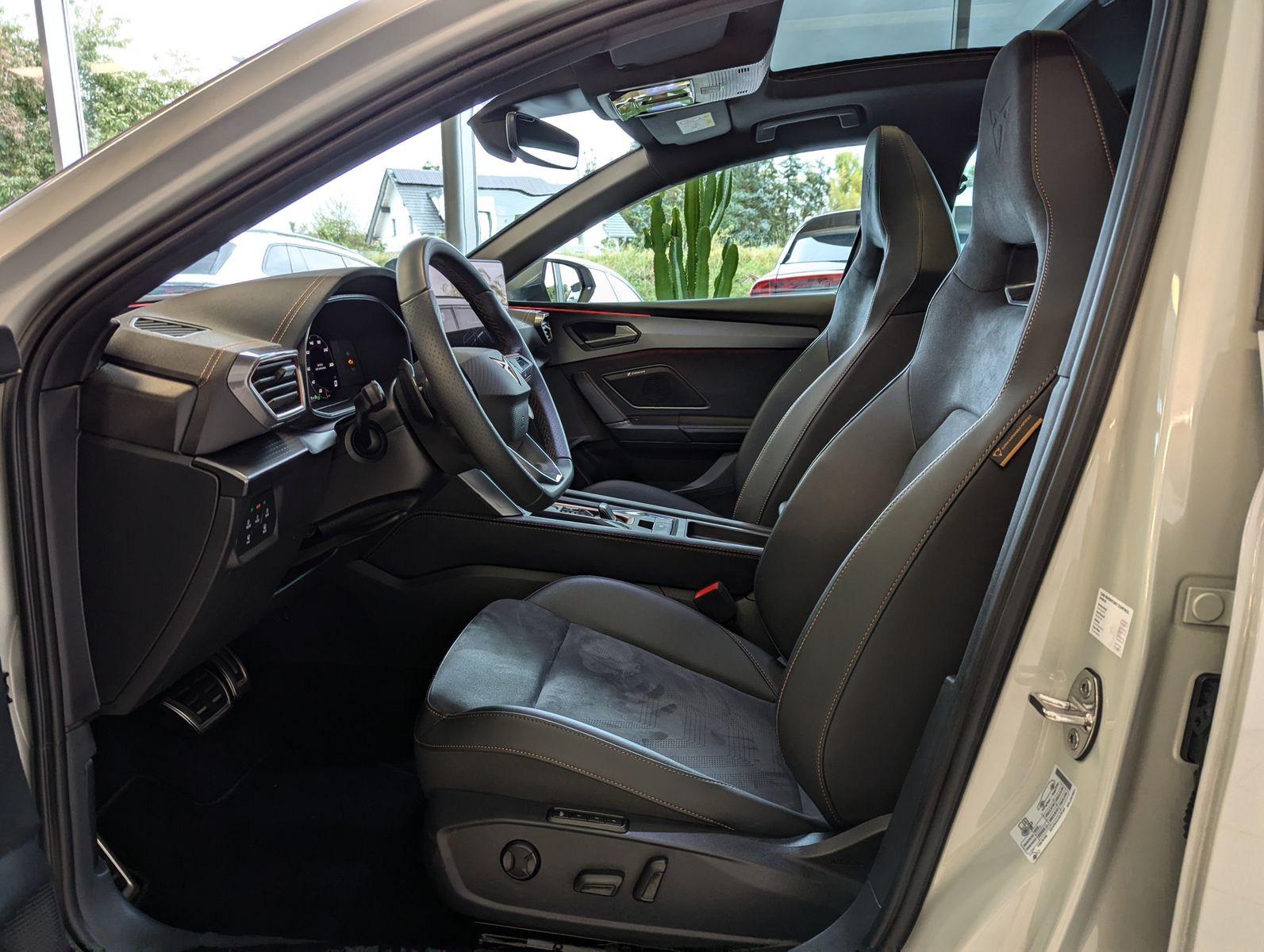 CUPRA Leon 1.5 eTSI Sennh. Matrix Pano Edge/Dynamic - Image 10