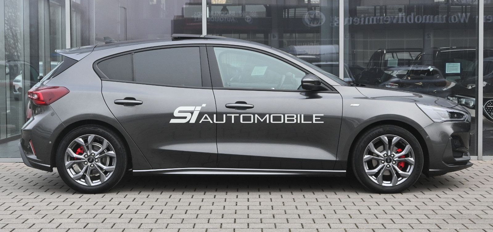 Fahrzeugabbildung Ford Focus 1.5D ST-Line X °ACC°B&O°HUD°PANO°STANDHEIZ