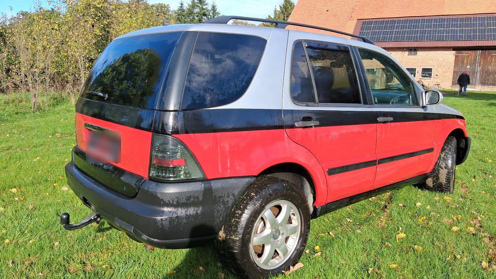 Mercedes-Benz ML270 2004 — rear view