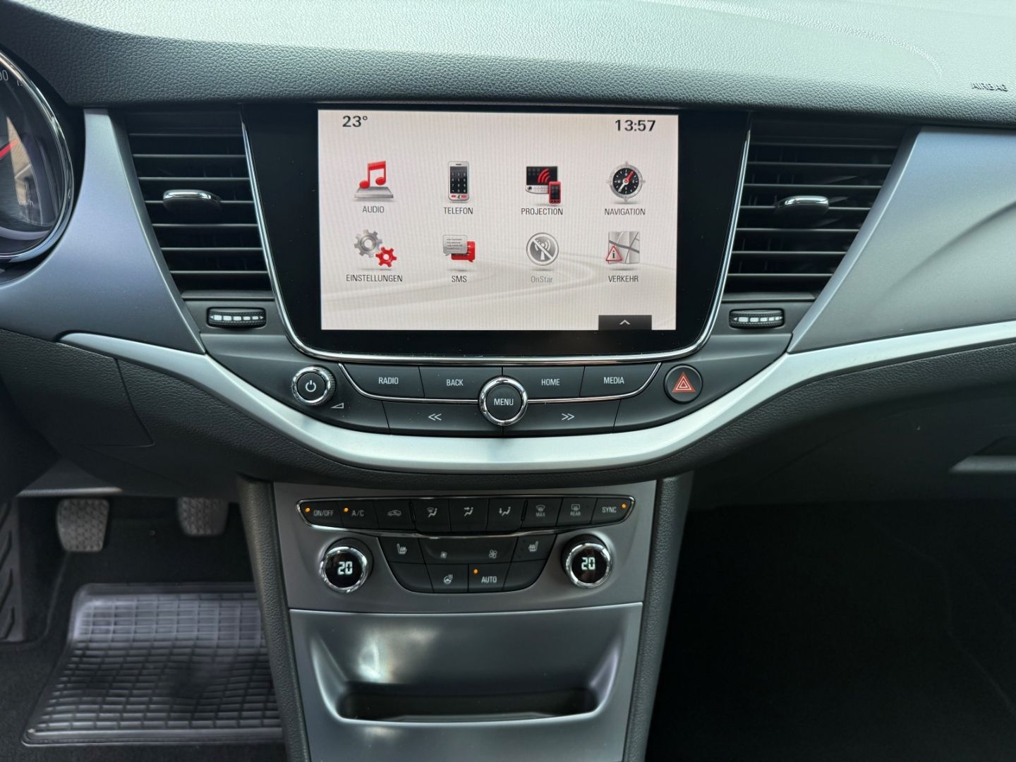 Fahrzeugabbildung Opel Astra K Edition Navi CarPlay  VZE GJR Musikstrea