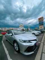 Toyota Camri Ukrainische Kennzeichen - Toyota Camry mit Benzin-Antrieb: Limousine