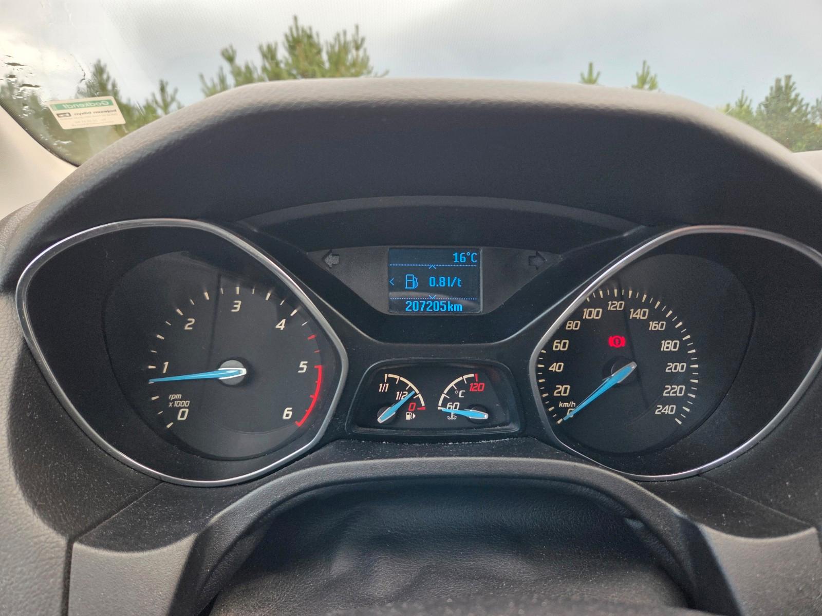 Ford Focus 2013 — interior