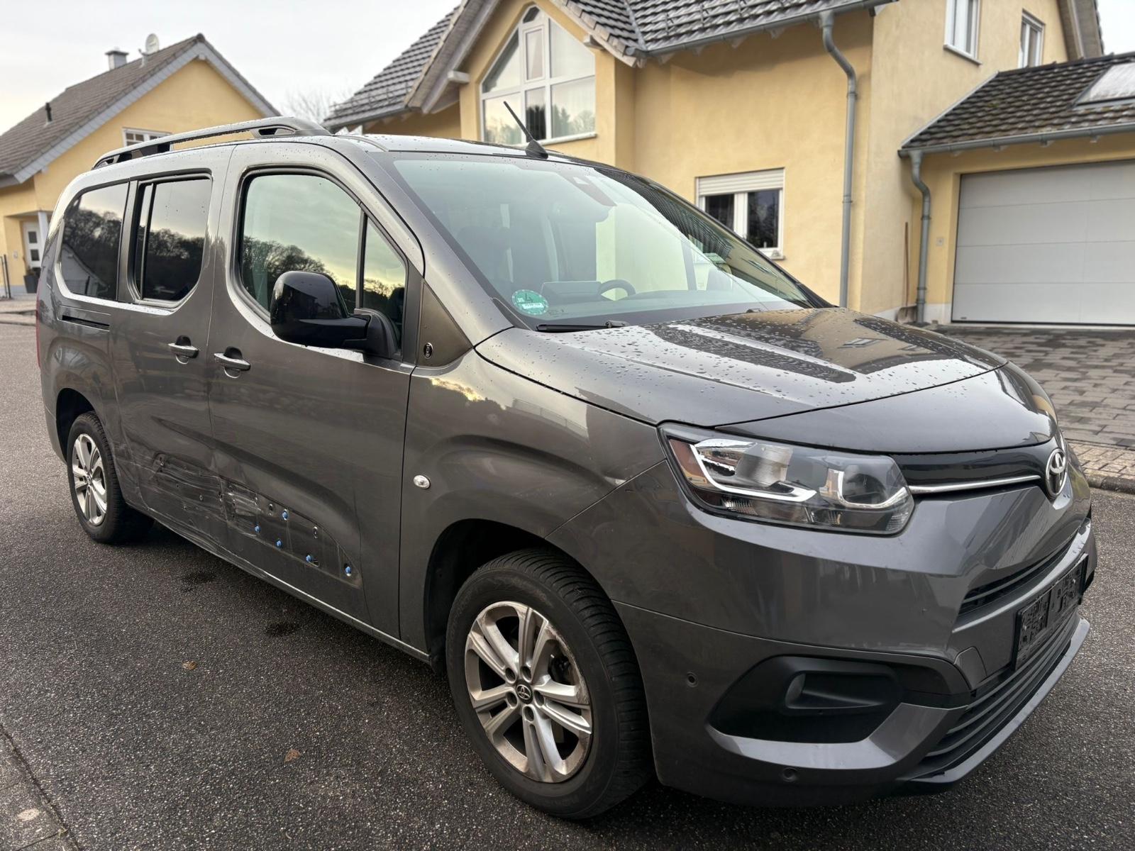 Toyota Proace City 1,2-l-Turbo 81kW L2 Team Deutschland