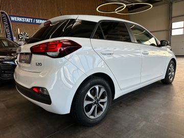 MYAUTOCENTER – Gebraucht- und Jahreswagen mit Werkstattservice in Pfaffenhofen Hyundai i20 *TÜV:828*KLIMA*TEMPO*CARPLAY*PDC*CAM*