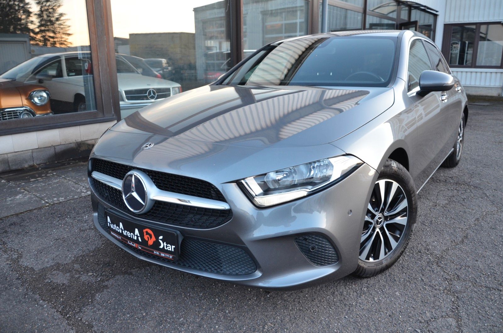 MERCEDES-BENZ A 200,Alu,Klima,Nav,T-Leder,PDC,Shz,Tel,Progrsiv