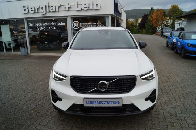 Volvo XC40 B4 Benzin 2WD Plus Dark DKG/Leder/BLIS/360°