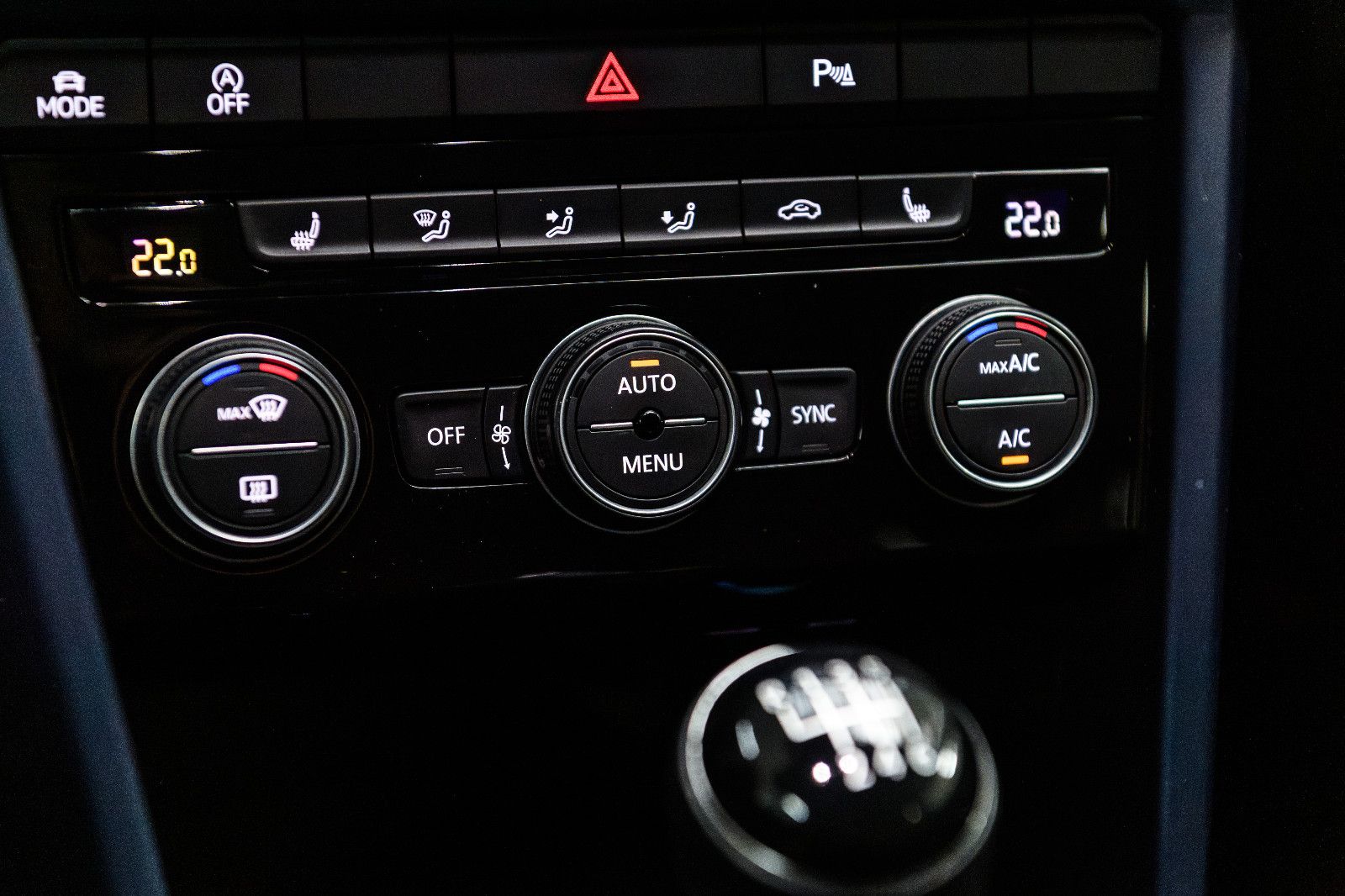 Fahrzeugabbildung Volkswagen T-Roc 1,5 United+LM+SH+PDC+Drive Mode+Digi Cockp