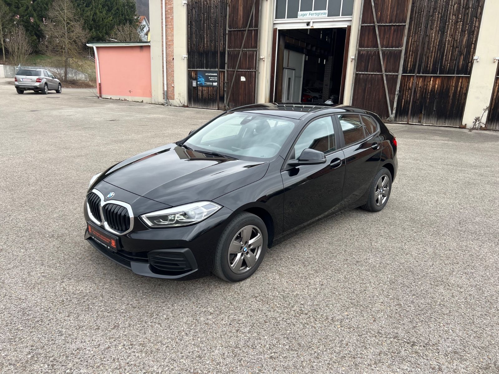 BMW 118 1 Limousine 118d Advantage 1Hand LED LiveCo