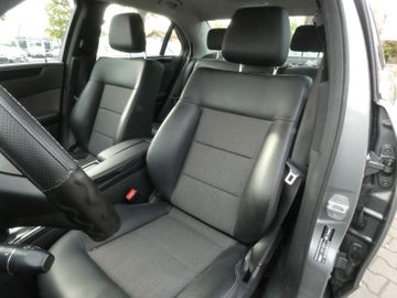 Mercedes E 200 - 9
