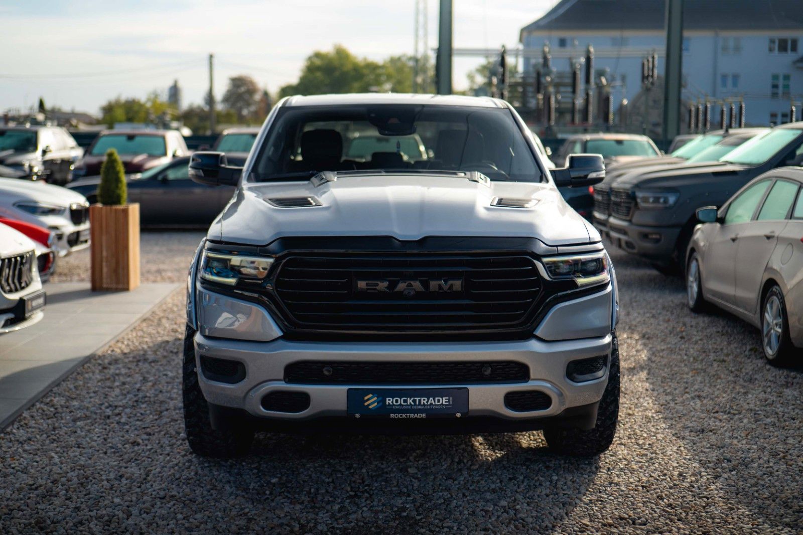 Fahrzeugabbildung Dodge RAM 5.7 V8 HEMI 4x4 LARAMIE Limited Offroad LED
