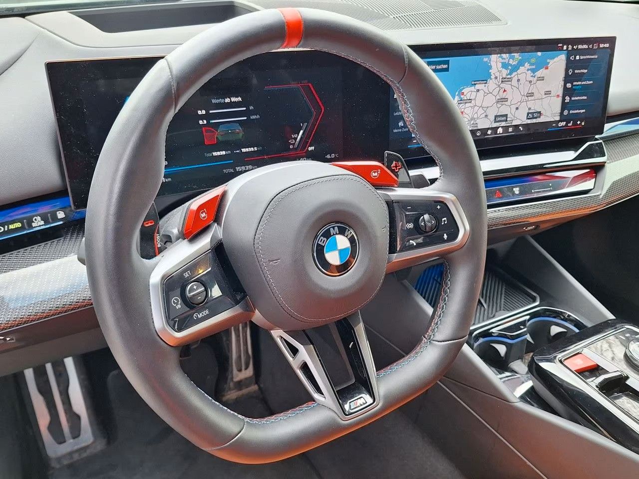 Fahrzeugabbildung BMW M5 Individual DA/PA-Prof B&W