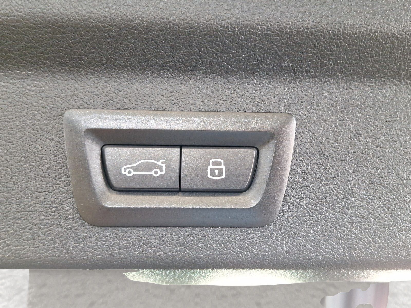 BMW iX2 - Bild 18