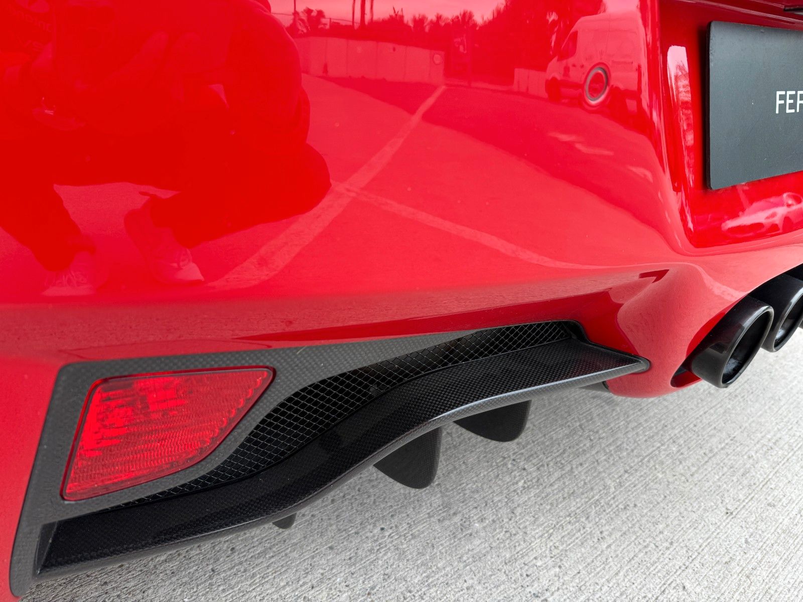 Fahrzeugabbildung Ferrari 458 Italia*ChallengeGrill*VollCarbon*LED Lenkrad