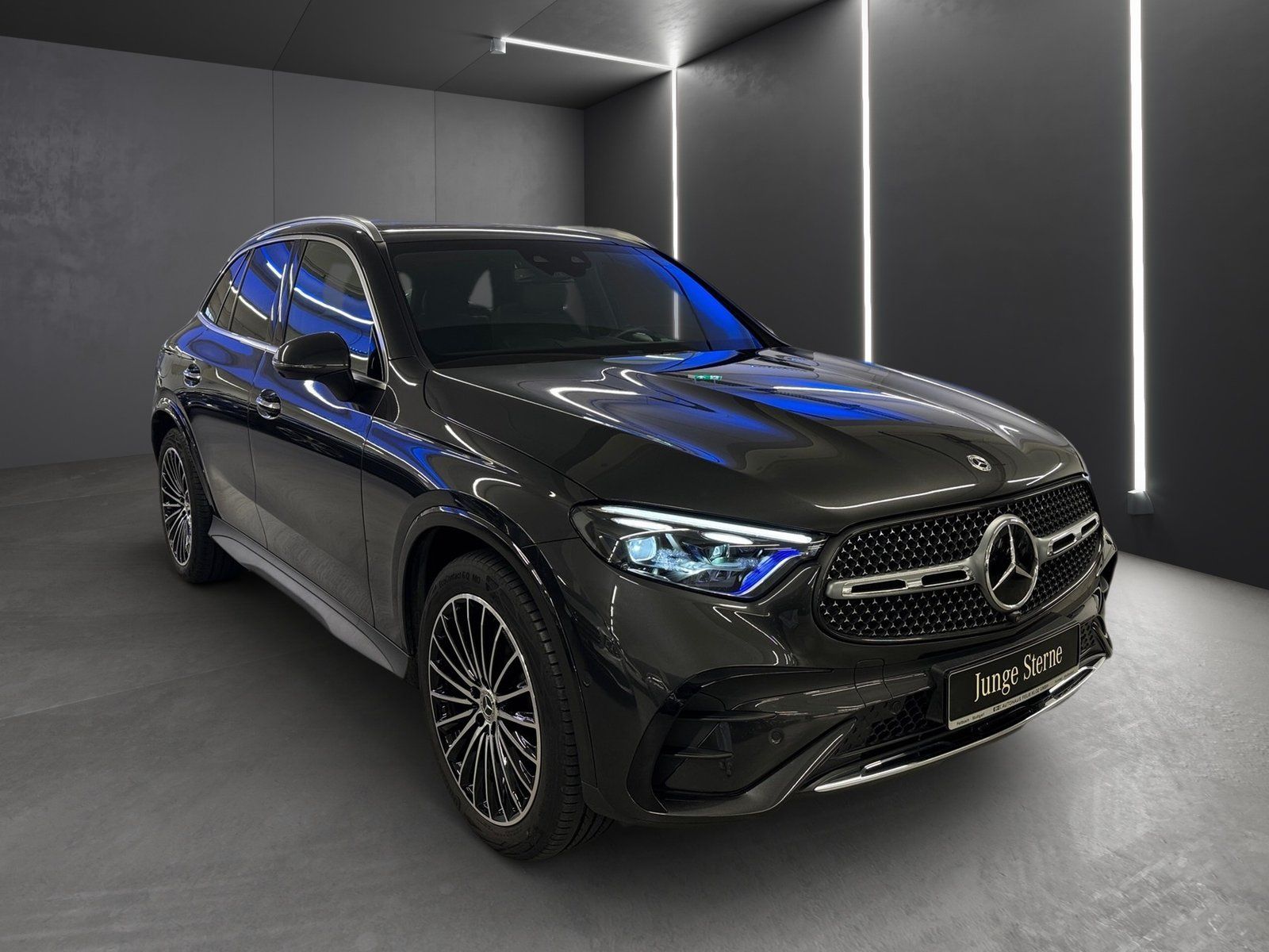 Fahrzeugabbildung Mercedes-Benz GLC 300 d 4M AMG*Technik*AHK*Pano*Fahrass*Burmes