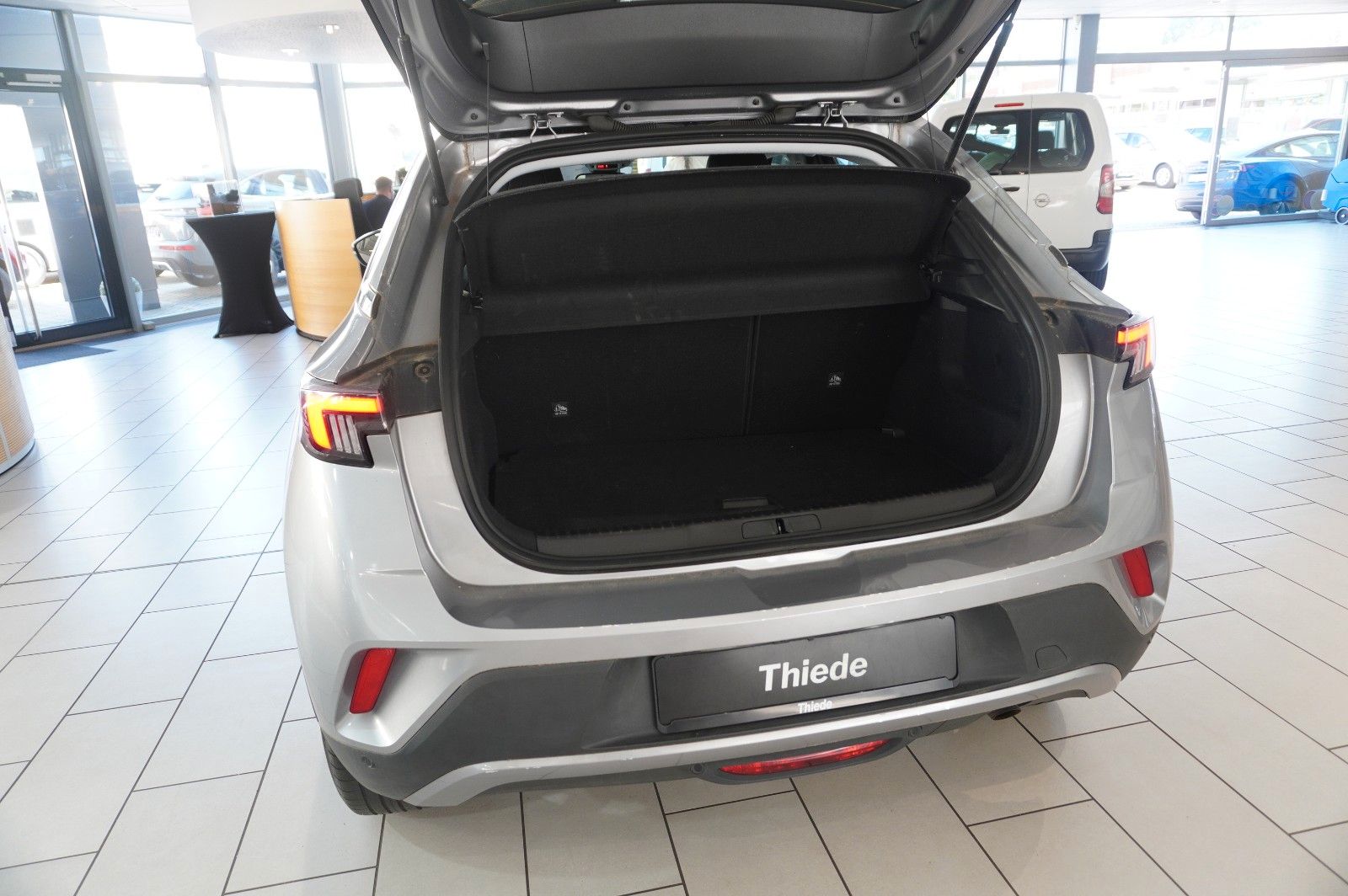 Fahrzeugabbildung Opel Mokka ELEGANCE 1.2T NAVI/LED/KAMERA/SPORT/SH/DAB