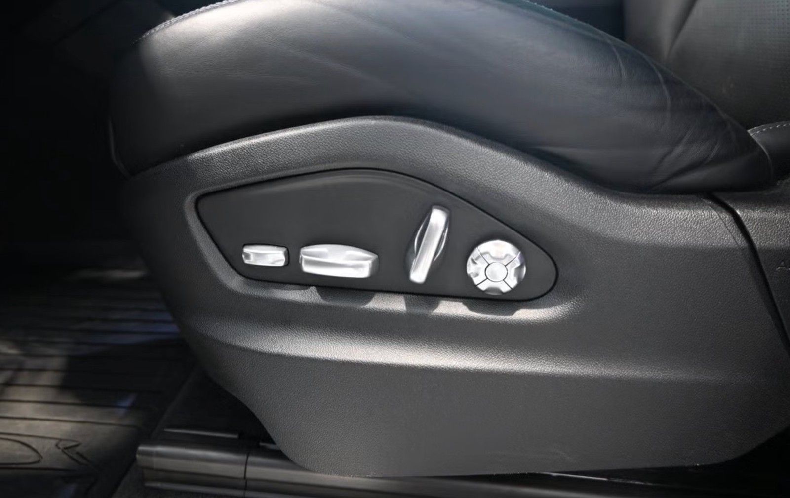 Porsche Cayenne Coupe E-Hybrid foto 19