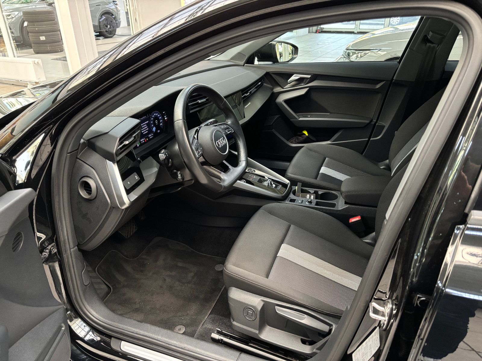 Fahrzeugabbildung Audi A3 Sportback 35 TDI advanced LED+KAMERA+NAVI+GRA