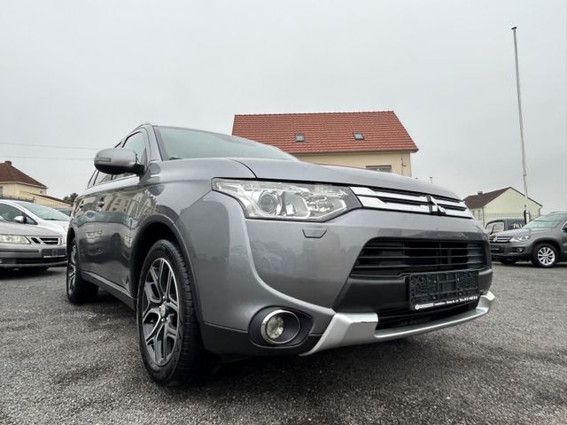 Mitsubishi Outlander CLEAR TEC INSTYLE 4WD 7 SITZ + LEDER