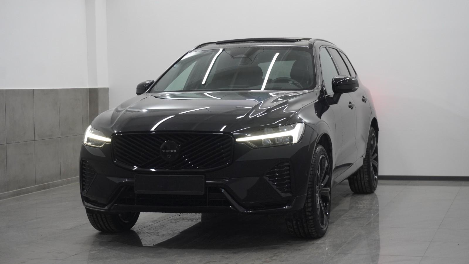 Volvo XC60 B5 Plus Black Edition Pano/360°/HuD/AHK/TWA
