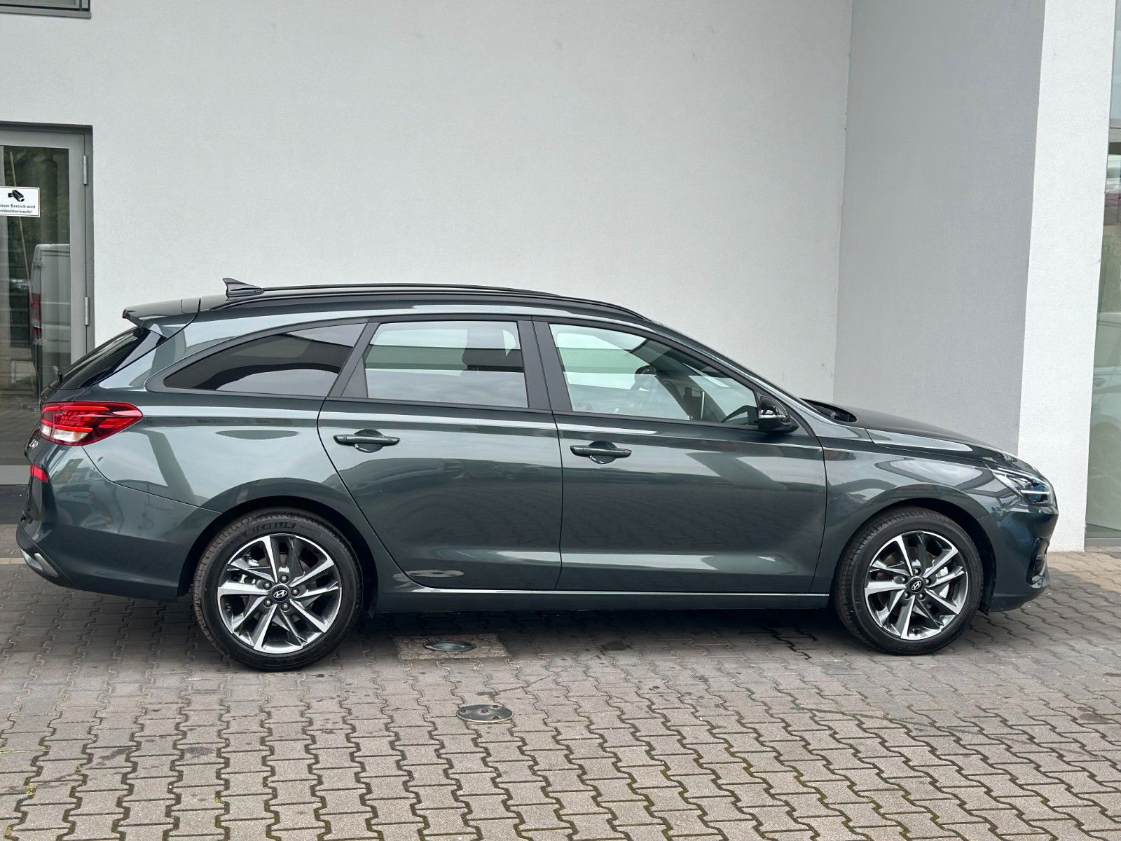 Fahrzeugabbildung Hyundai i30 Advantage 1.0l 100PS Navi/PDC!