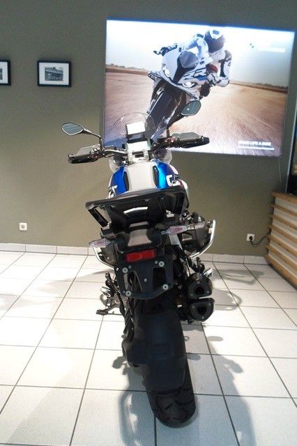 Fahrzeugabbildung BMW R1300GS Style Trophy mit Enduro Paket & Akra.