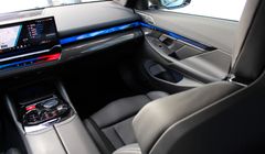 BMW M5/ BOWERS&WILKINS/ LED/ FROZEN BLACK/ M DRIVE BMW M5/ BOWERS&WILKINS/ LED/ FROZEN BLACK/ M DRIVE