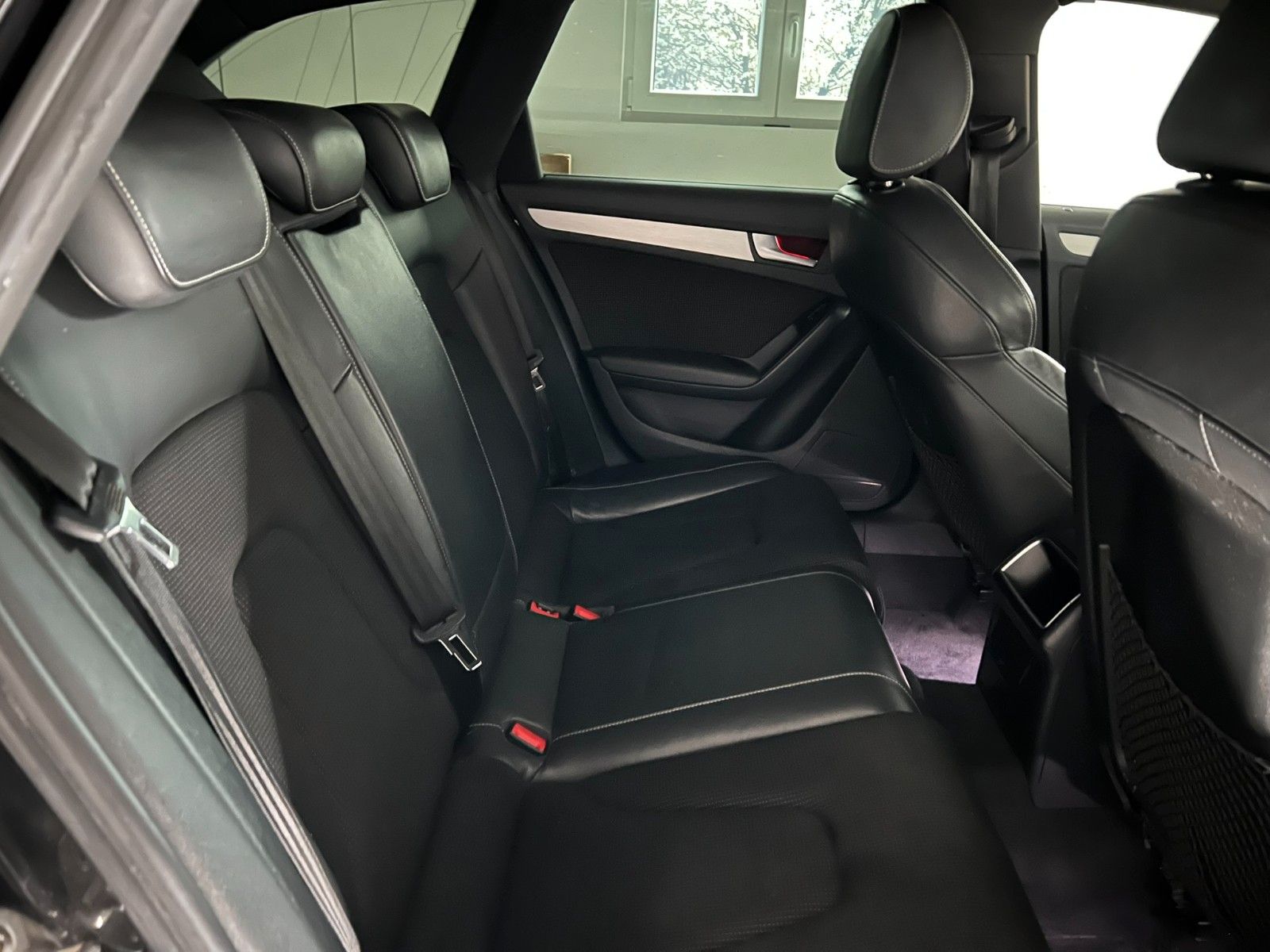 Fahrzeugabbildung Audi A4 Avant S line Sportpaket / plus Quattro