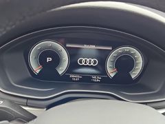 AUDI A4 40 TDI quattr. LEDER S-line AHK-klappbar Navi
