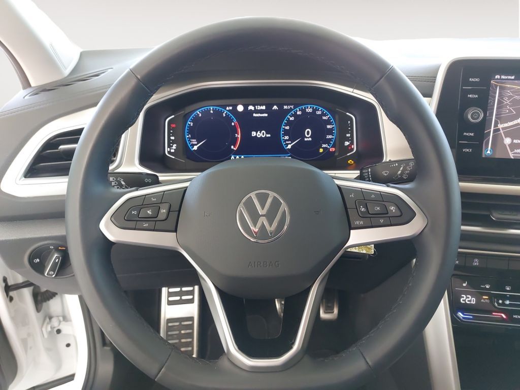 Fahrzeugabbildung Volkswagen T-Roc 1.5 TSI Move Digital Cockpit Navi