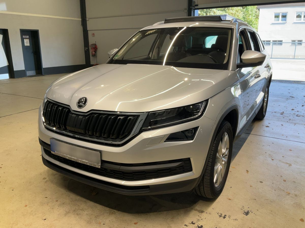 Skoda Kodiaq TSI Style 4x4 LED AHK ACC Navi Pano RFK S foto 2